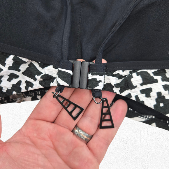 Seafolly Black White Tribal Aztec Print Strappy Bikini Top Swimwear Size 8 NWT - Picture 6 of 7